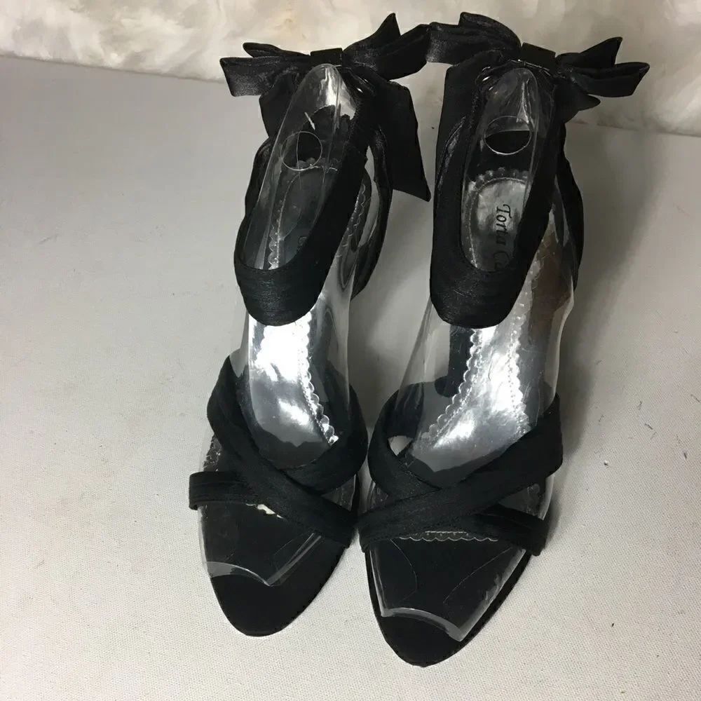 Torts Caliente black chiffon silver heels size 9W